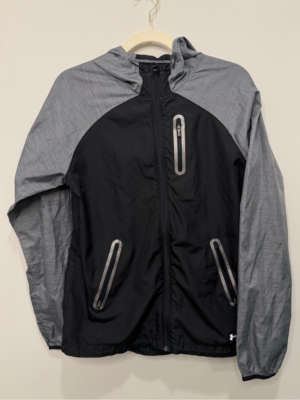 Under Armour Qualifier Woven Running Jacket Semi-Fitted Black Gray Size Medium